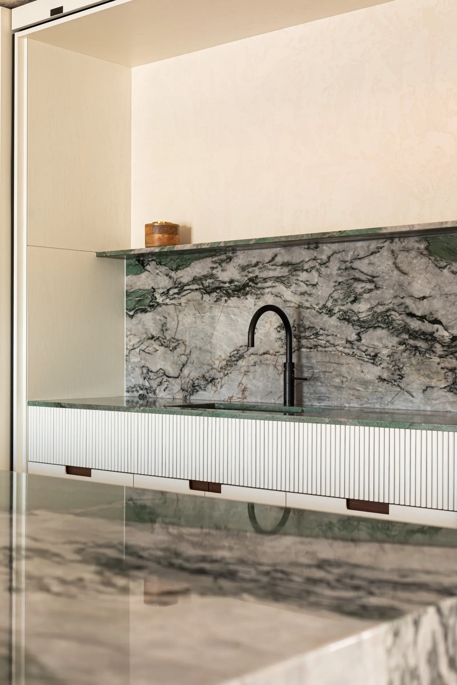 Grove — green quartzite and oak, view 12