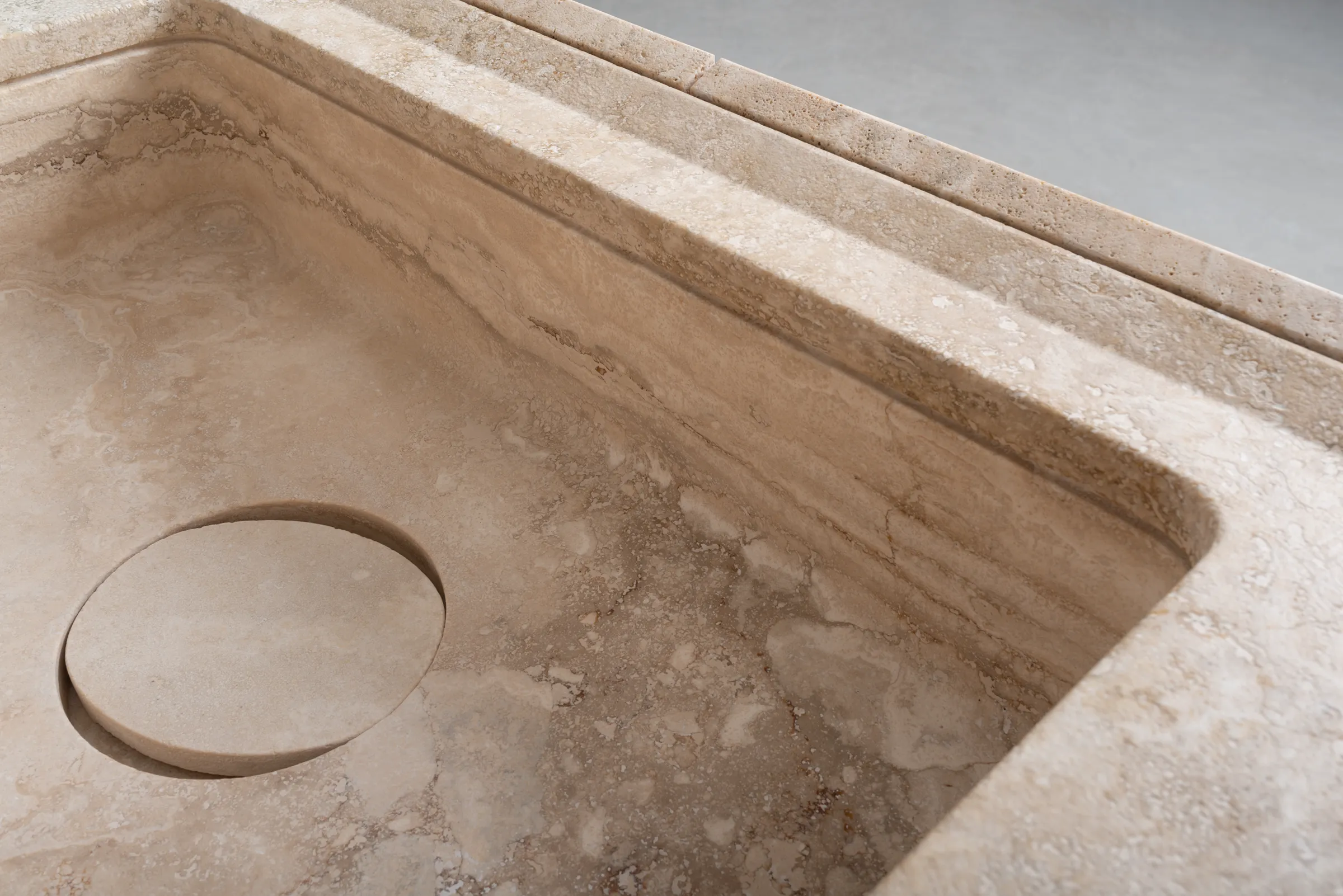 Impluvium — Bianco Rapolano travertine, view 10
